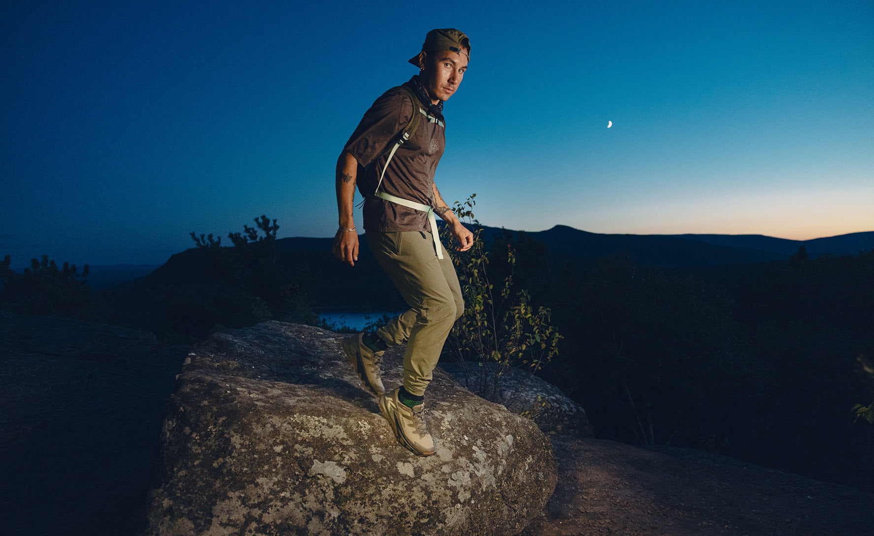 Men's Targhee Apex Waterproof Hiking Shoe | Dark Olive/Khaki - Image 7
