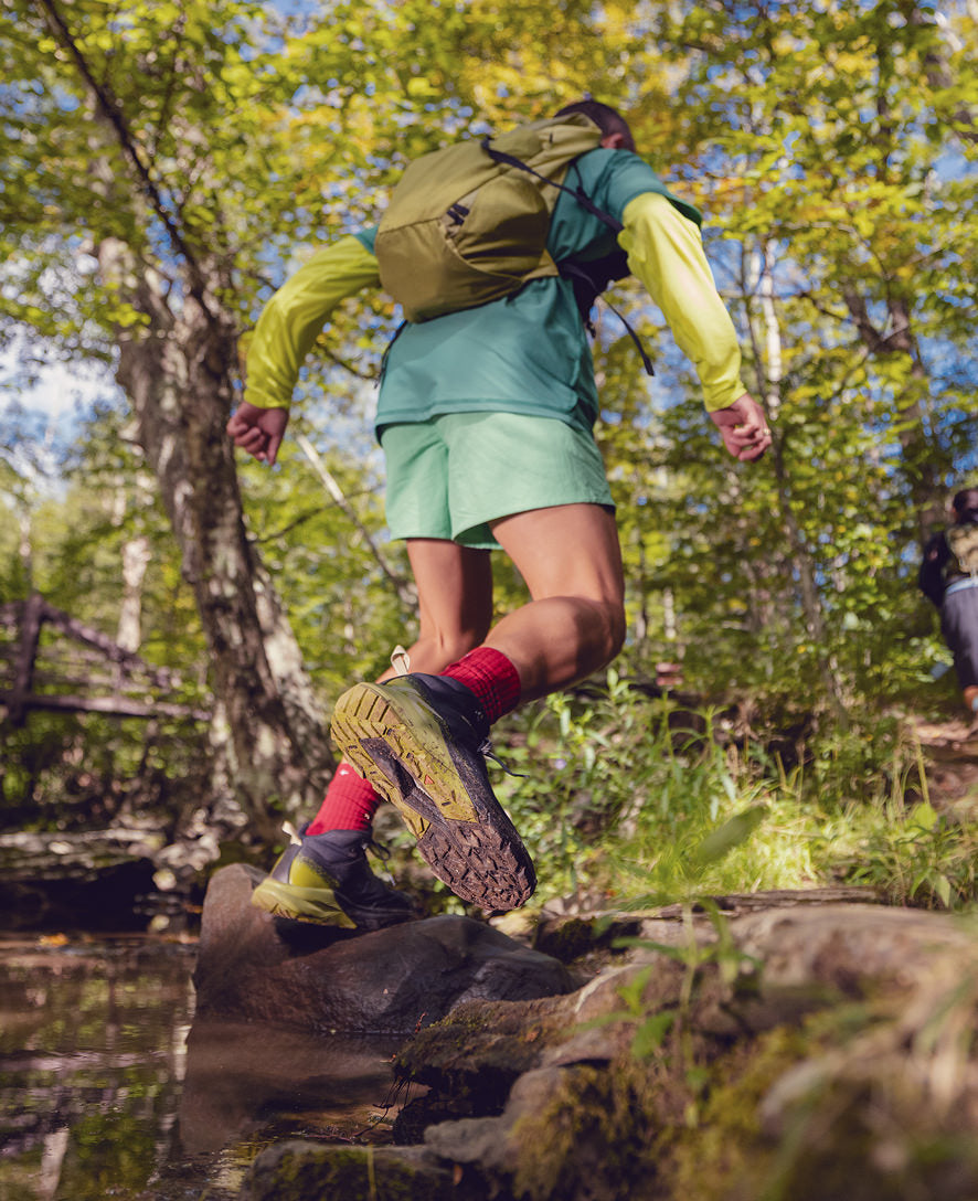 Men's Targhee Apex Waterproof Hiking Boot | Black/Golden Cypress - Image 9