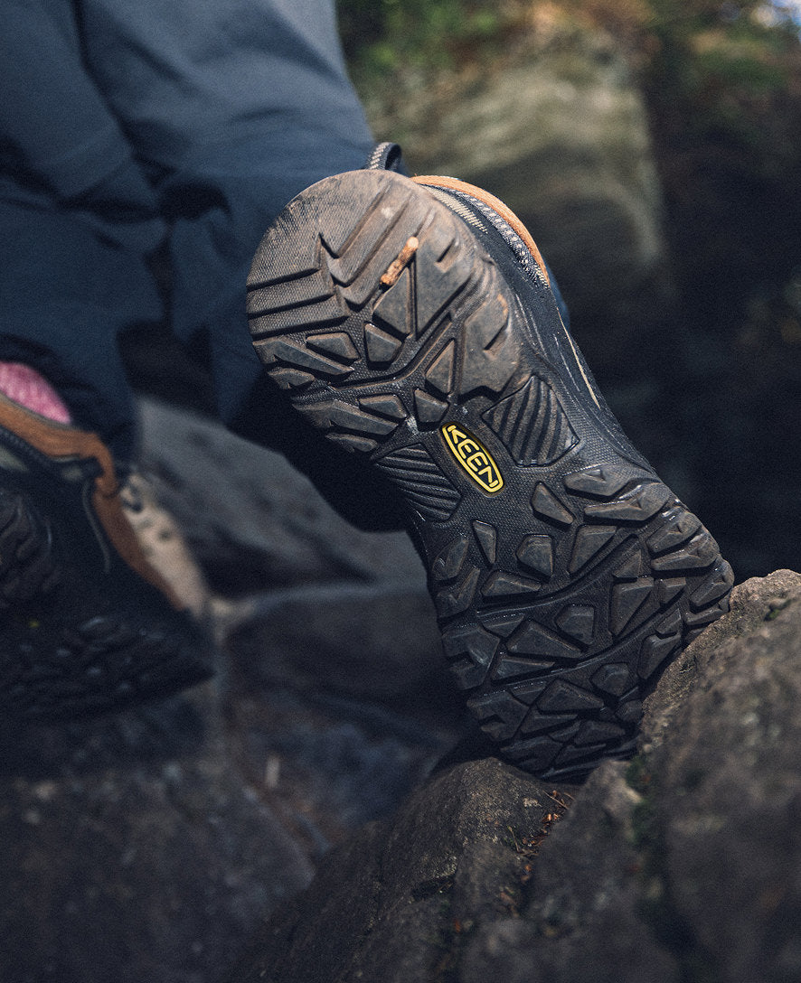 Men's Targhee IV Waterproof Hiking Shoe | Sea Turtle/Roasted Pecan - Image 9