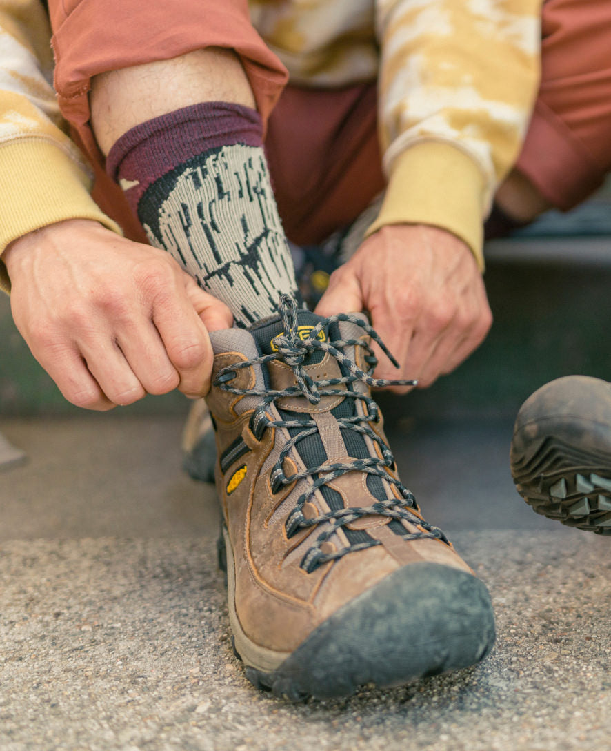 Men's Targhee II Mid Waterproof Hiking Boots | Black Olive/Chipmunk - Image 9